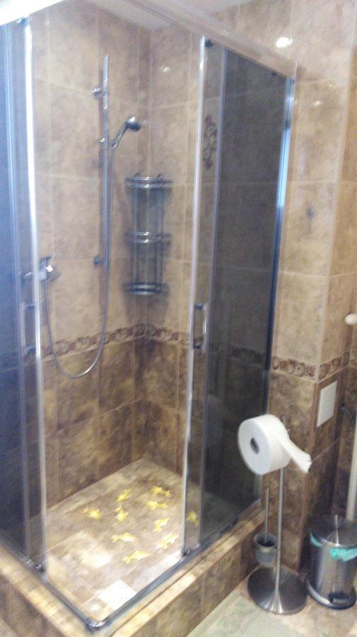 Апартаменты Housing Hella Нова-Лесна Экстерьер фото